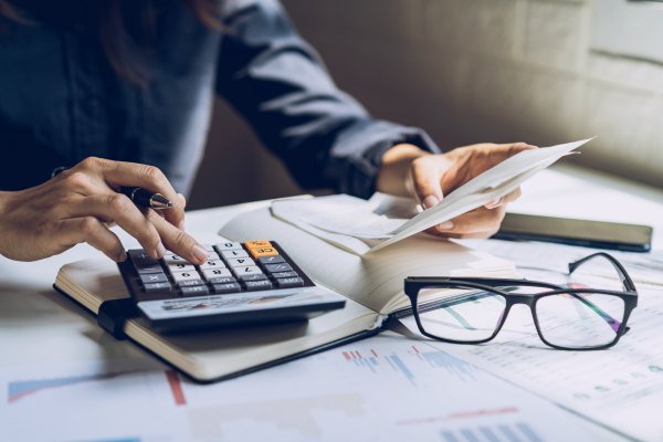 Résultat fiscal et IS : les principales réintégrations et déductions extra-comptables